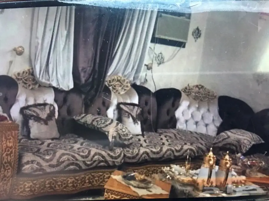 كنب مجلس نظيف للبيع (مستعجل)