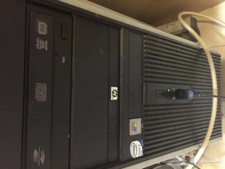 كمبيوتر مكتبي hp مع طاوله  (image 1)
