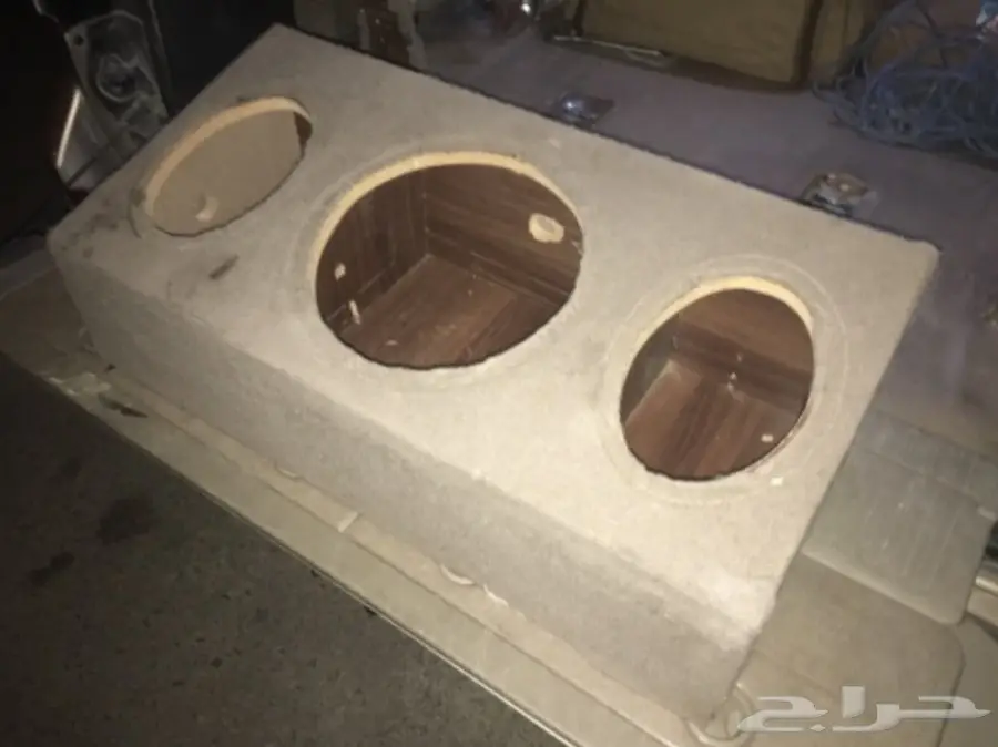 للبيع صندوق سماعات