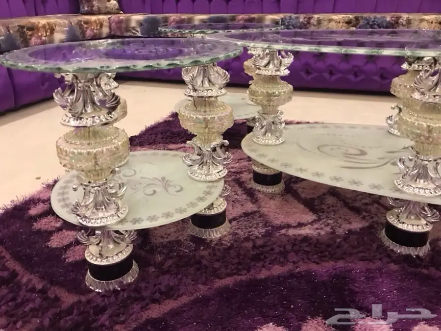 غرفة نوم مع طقمين طاوله (image 5)