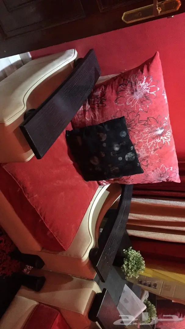 للبيع غرفة نوم كاملة مع طقم كنب (image 4)