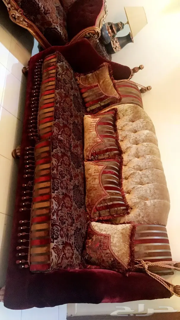 طقم كنب كامل للبيع