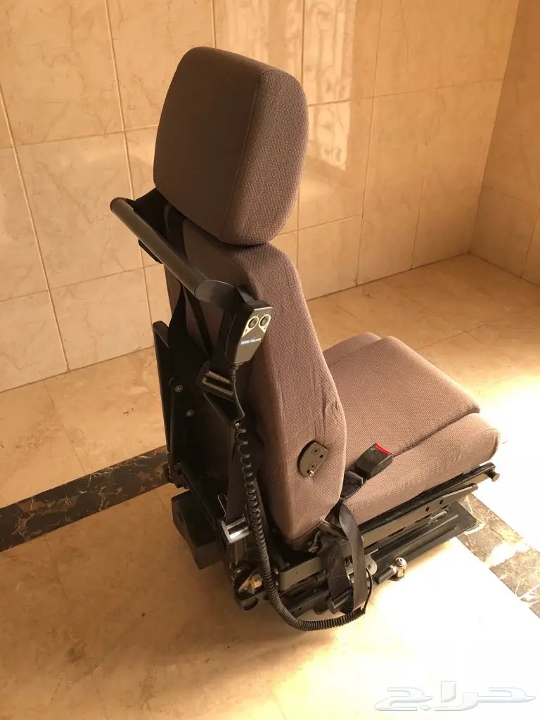 كرسي كهربائي متحرك للسيارات (image 1)