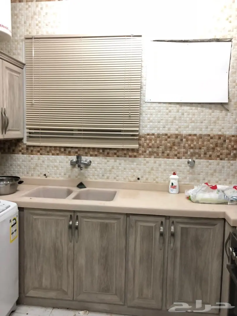 مطبخ للبيع شبه جديد 