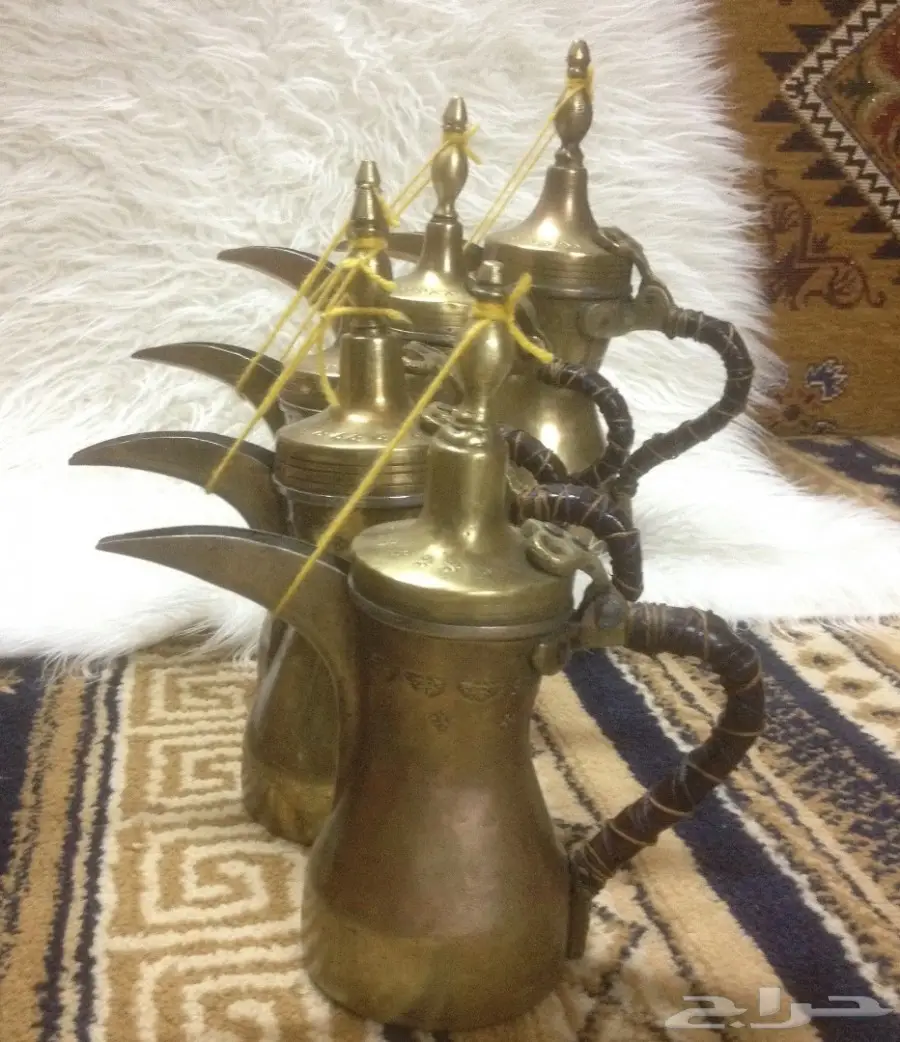 طقم دلال قرشية رقم الاعلان 400  (image 1)