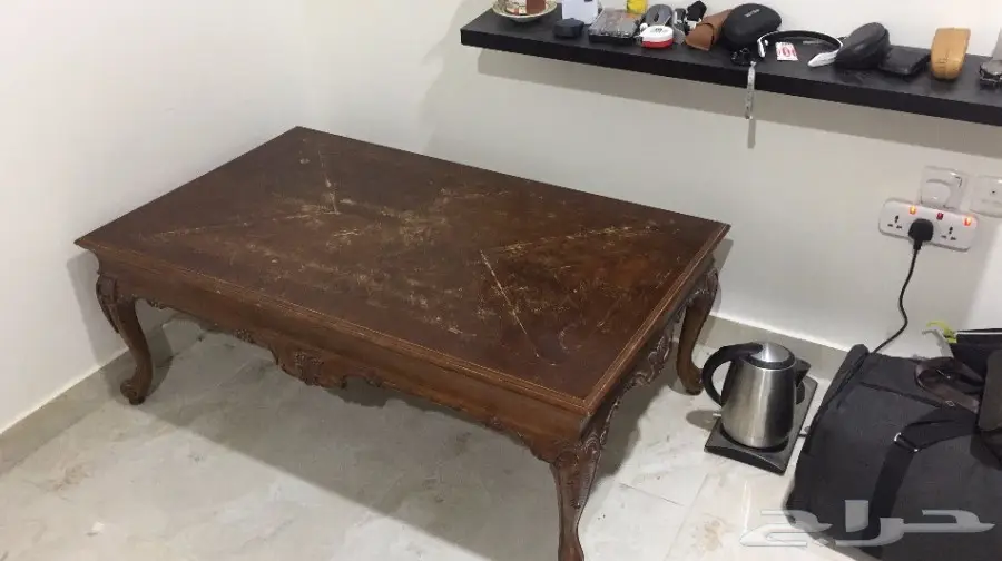 طاولة و كومدينو  مستعمل للبيع  (image 1)