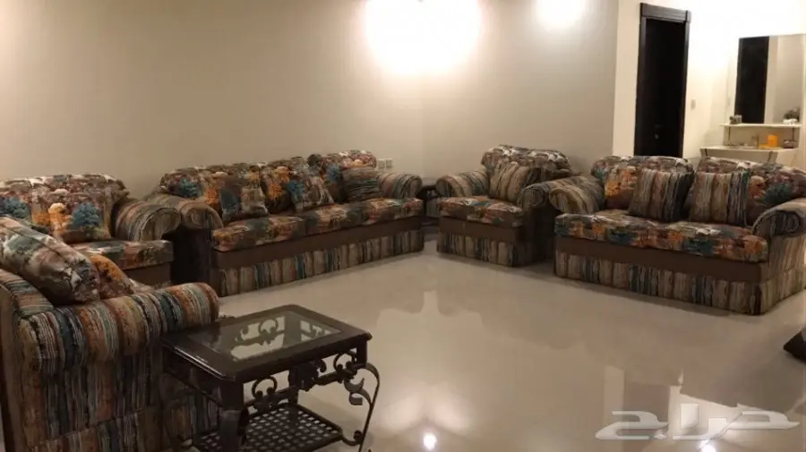 كنب مودرن نظيف ومريح (image 1)