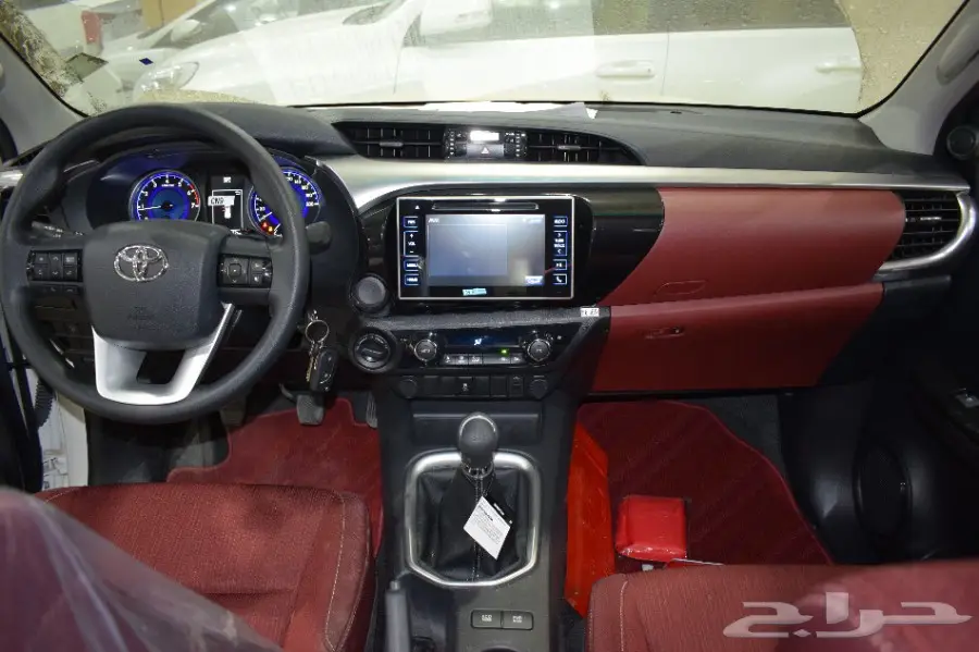 تويوتا هايلوكس غمارتين دبل بريمي 2017 (image 18)
