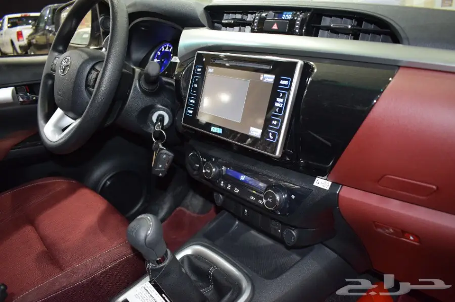 تويوتا هايلوكس غمارتين دبل بريمي 2017 (image 22)