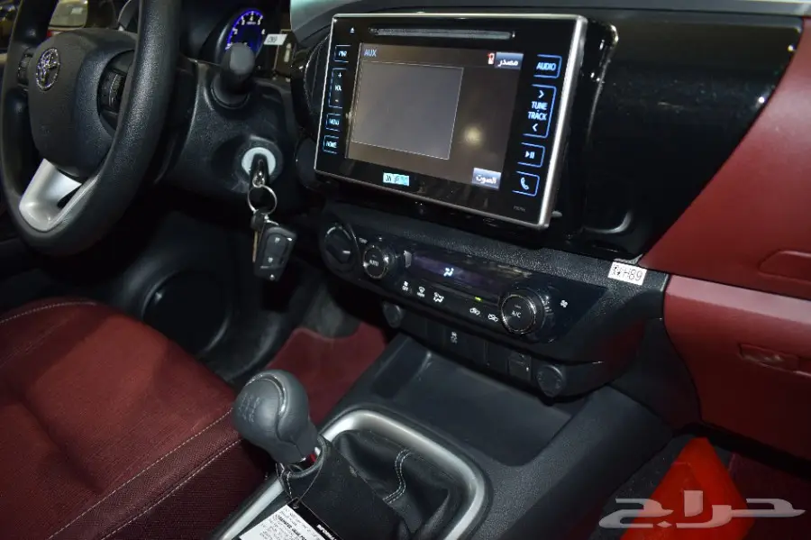 تويوتا هايلوكس غمارتين دبل بريمي 2017 (image 24)