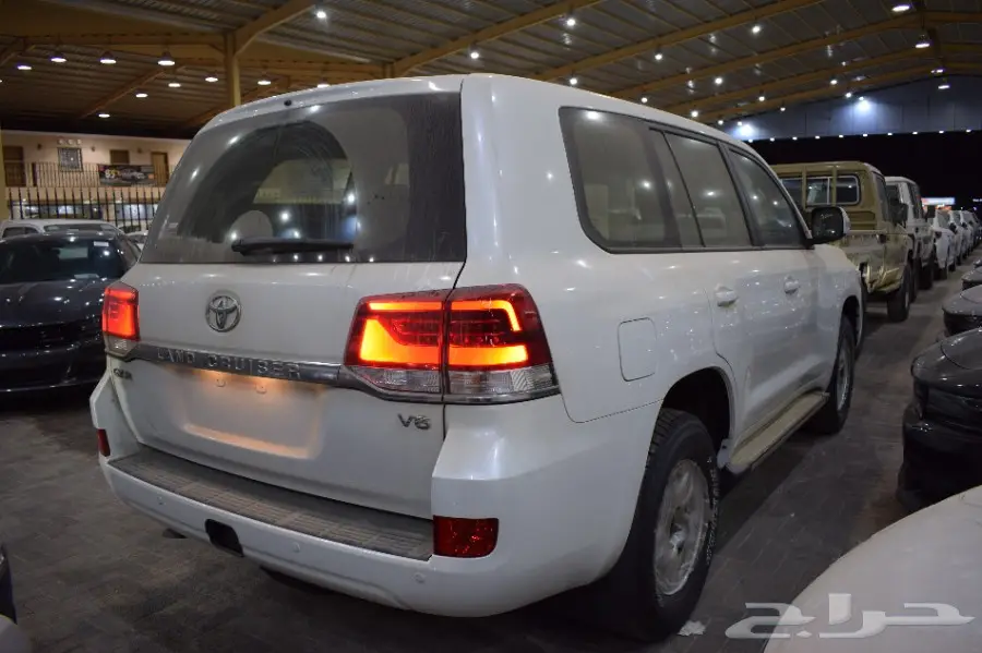 تويوتا لاندكروزر 2018 GXR1 V6 سعودي (image 4)