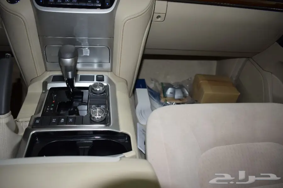 تويوتا لاندكروزر 2018 GXR1 V6 سعودي (image 14)