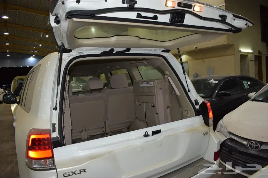 تويوتا لاندكروزر 2018 GXR1 V6 سعودي (image 32)