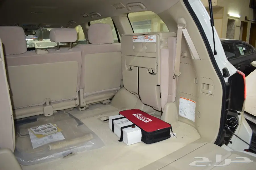 تويوتا لاندكروزر 2018 GXR1 V6 سعودي (image 35)