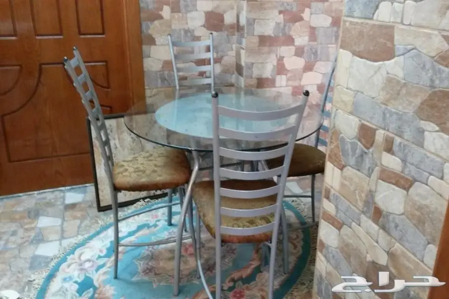 طاوله زجاج من ايكيا مع4كراسى لأعلى سعر