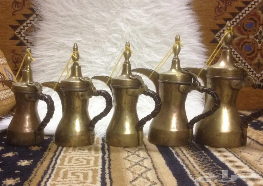 طقم دلال قرشية رقم الاعلان 400 