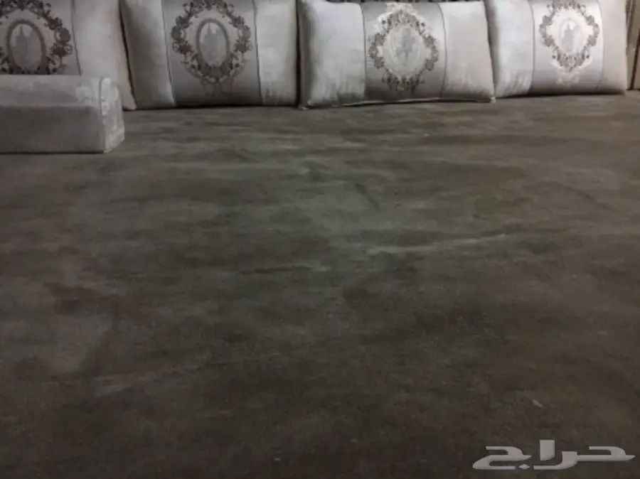 مساند وفرشه للبيع استخدام قليل مثل الجديد (image 2)