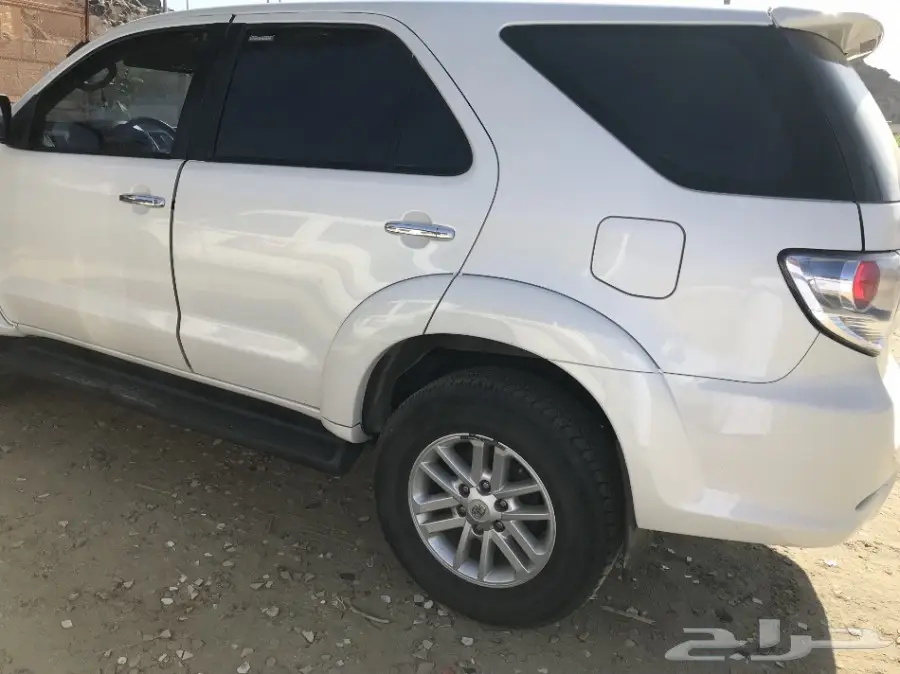 فورتشنر 2015 لتقبيل مقابل بسيط  (image 3)