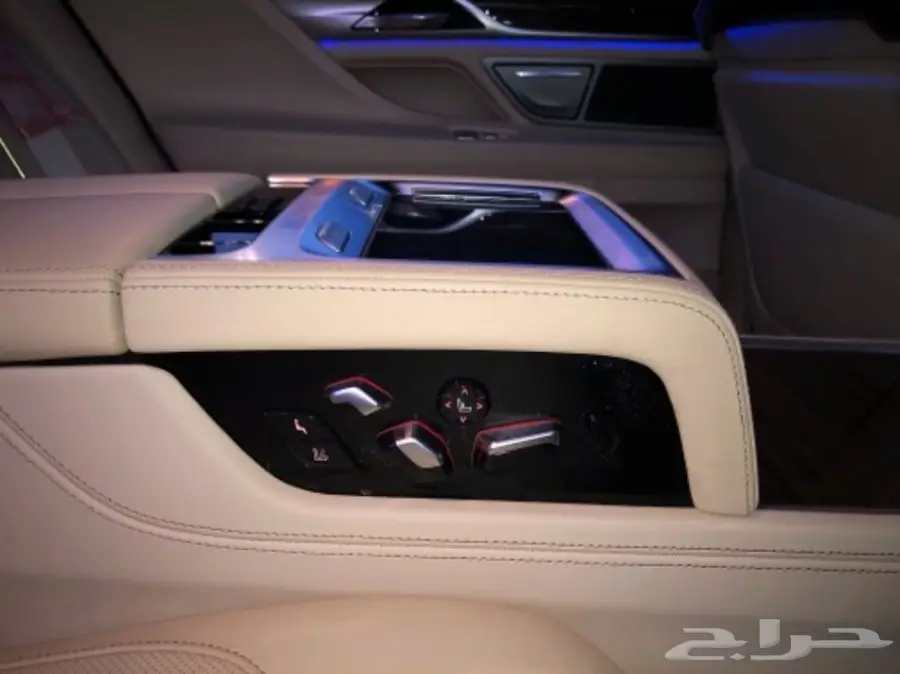 للبيع BMW 740 M sport موديل 2016 (image 5)