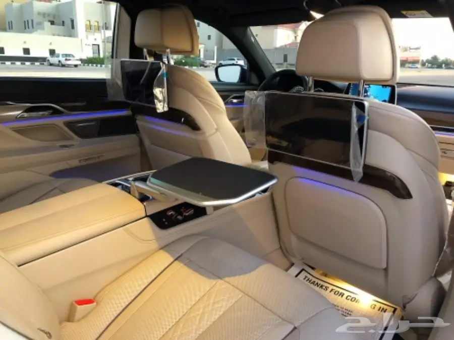 للبيع BMW 740 M sport موديل 2016 (image 6)