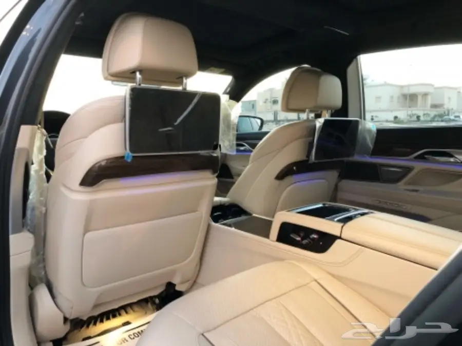 للبيع BMW 740 M sport موديل 2016 (image 10)