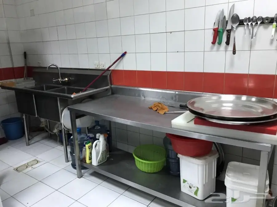 معدات مطعم شاورما وبروستد جيده جدا للبيع (image 2)