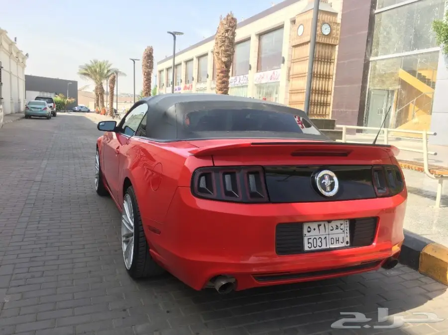 موستينج 2014 لون احمر 