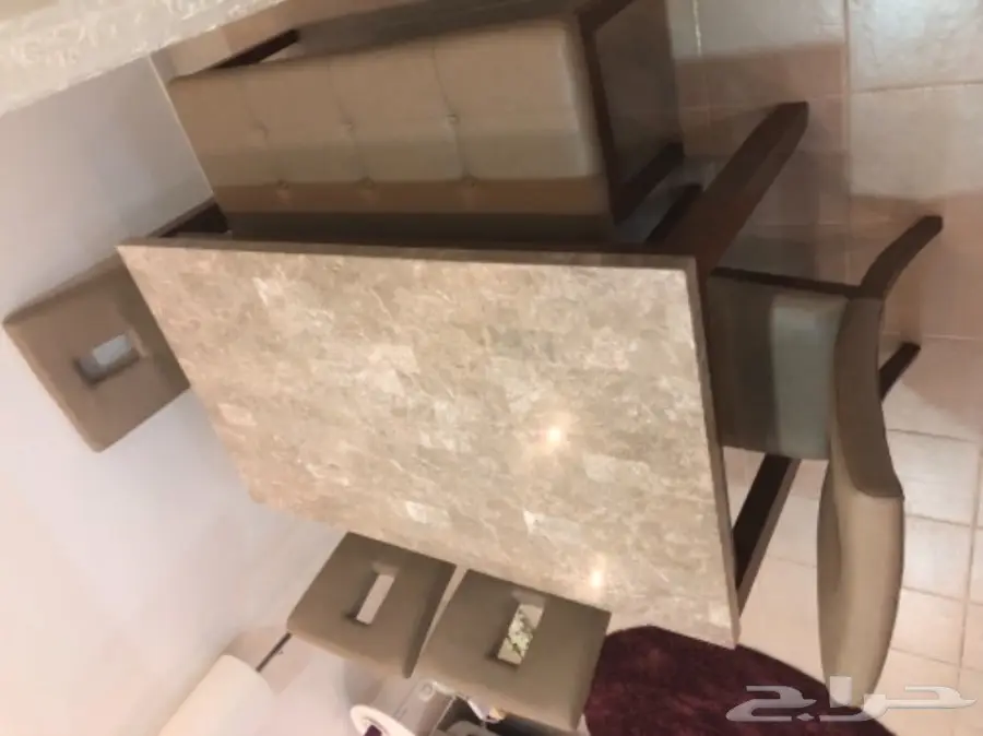 طاوله طعام رخام وخشب شبه جديده (image 2)