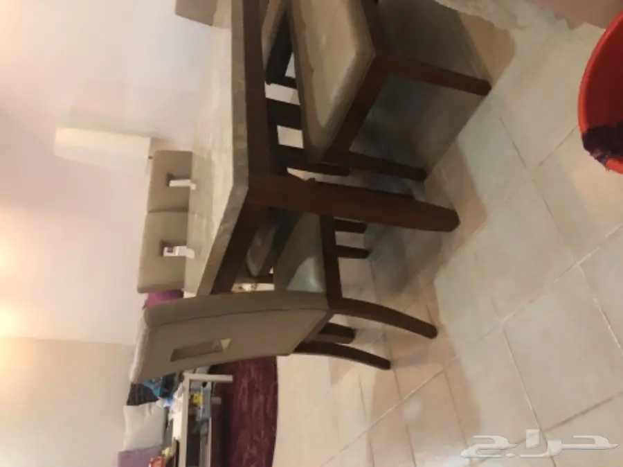 طاوله طعام رخام وخشب شبه جديده (image 3)