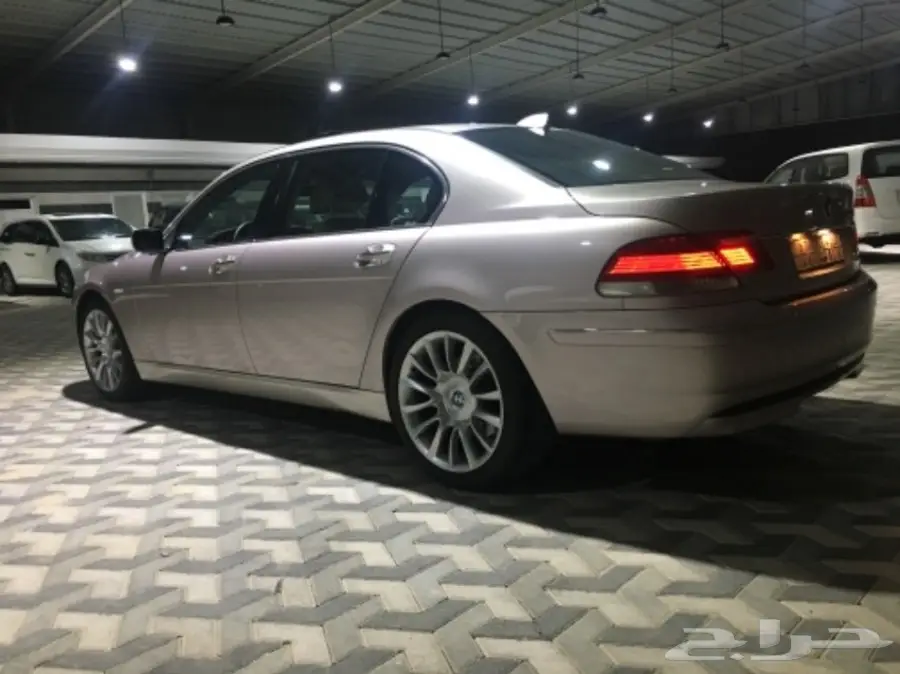 BMW 2007 740IL (image 7)