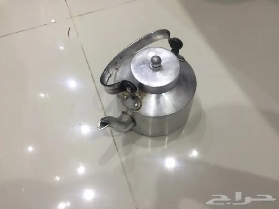 ابريق معدن هندي قديم