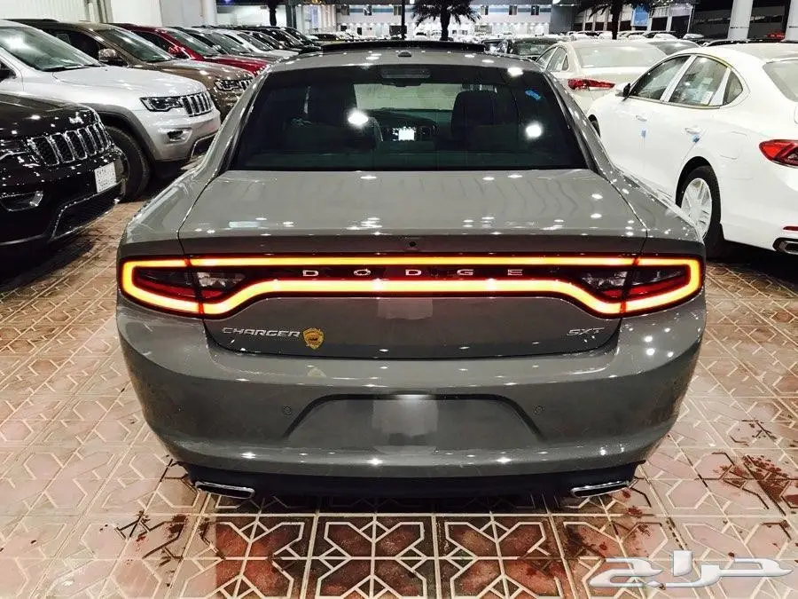 تشارجر - SXT 2 - فتحه شاشه - 2018 - سعودي (image 2)