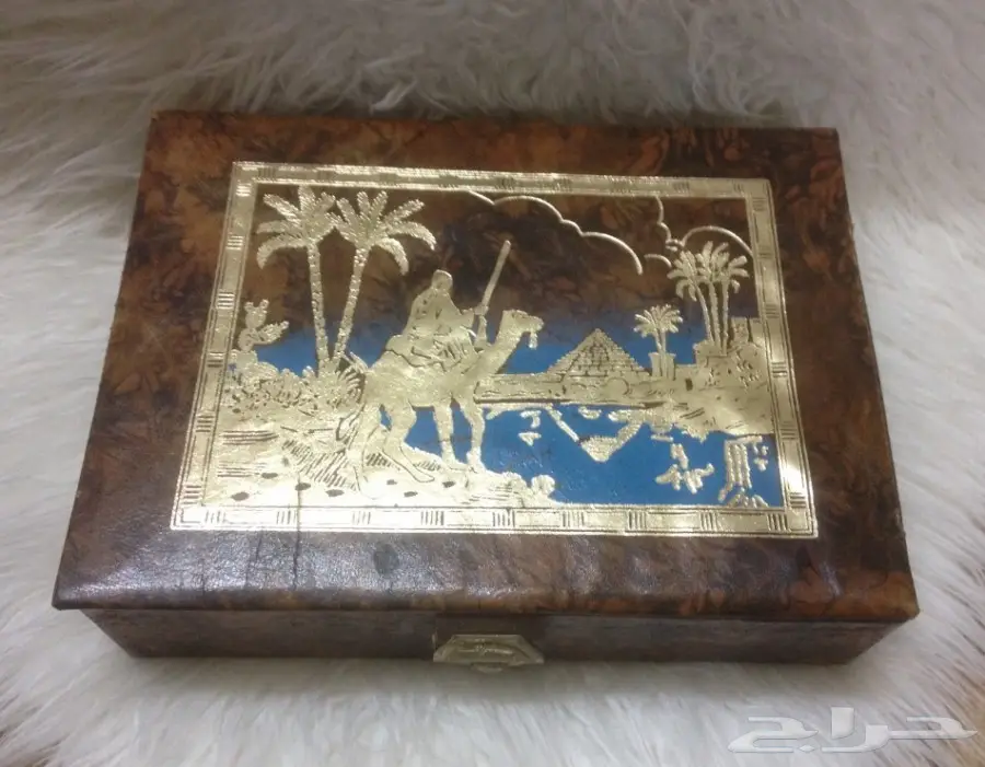 علبة مجوهرات مصرية فريدة - فرصة لا تُفوّت!