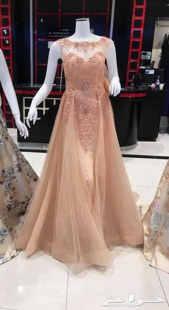 فساتين مستخدمة للبيع قابلة للتفاوض مقاس m