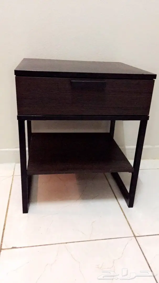 طاولات جانبيه