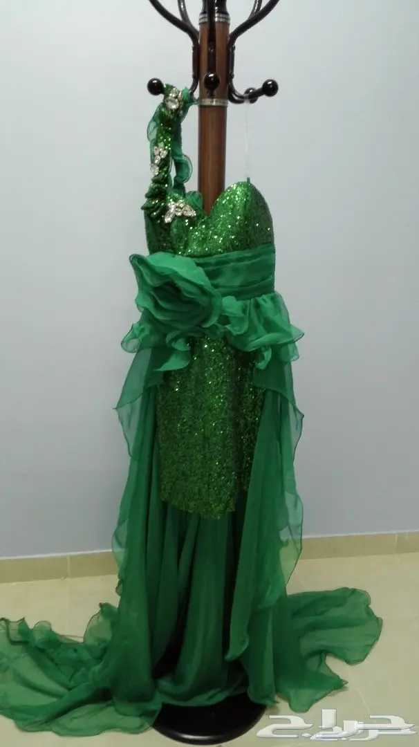 فساتين مستخدمة للبيع قابلة للتفاوض مقاس m (image 13)