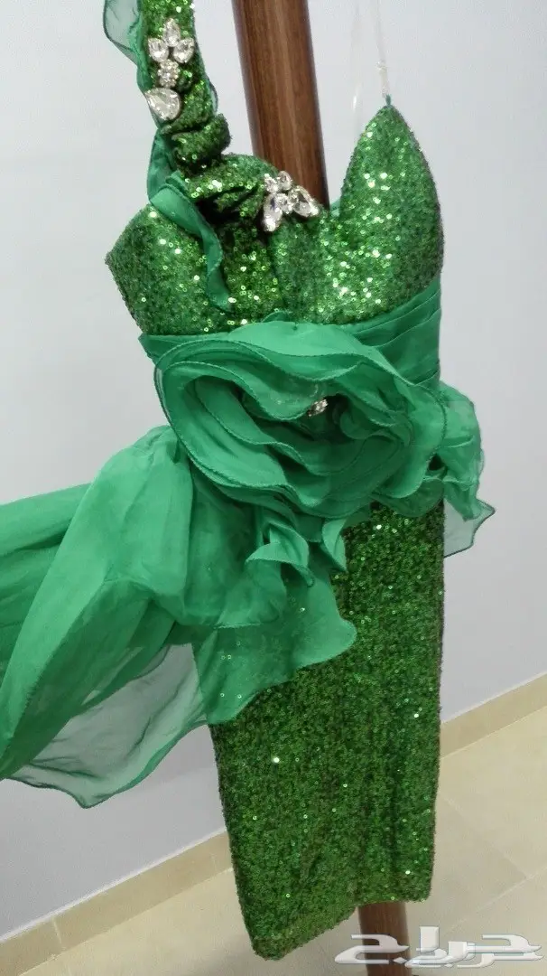 فساتين مستخدمة للبيع قابلة للتفاوض مقاس m (image 14)