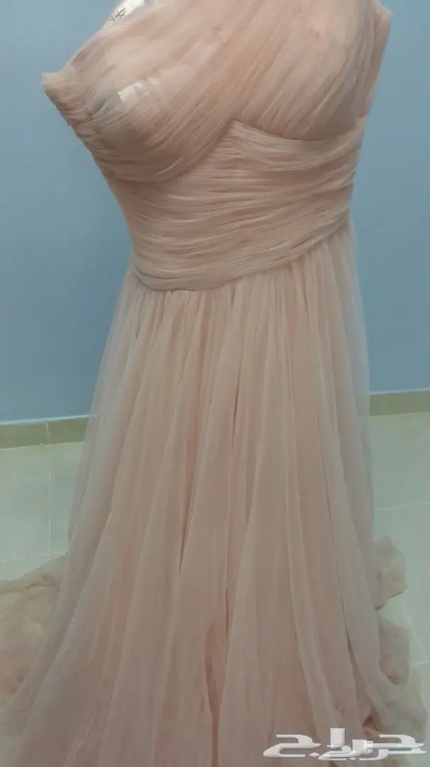 فساتين مستخدمة للبيع قابلة للتفاوض مقاس m (image 17)