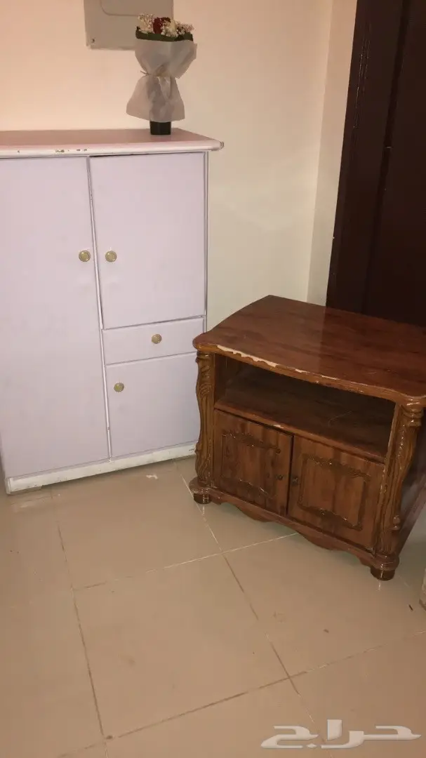 دواليب نعال و ملابس و عبايات للبيع  (image 3)