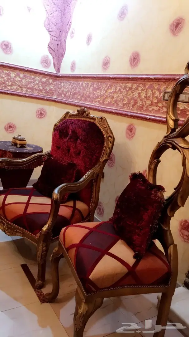 أثاث منزلي فاخر للبيع - فرصة لا تُفوّت!