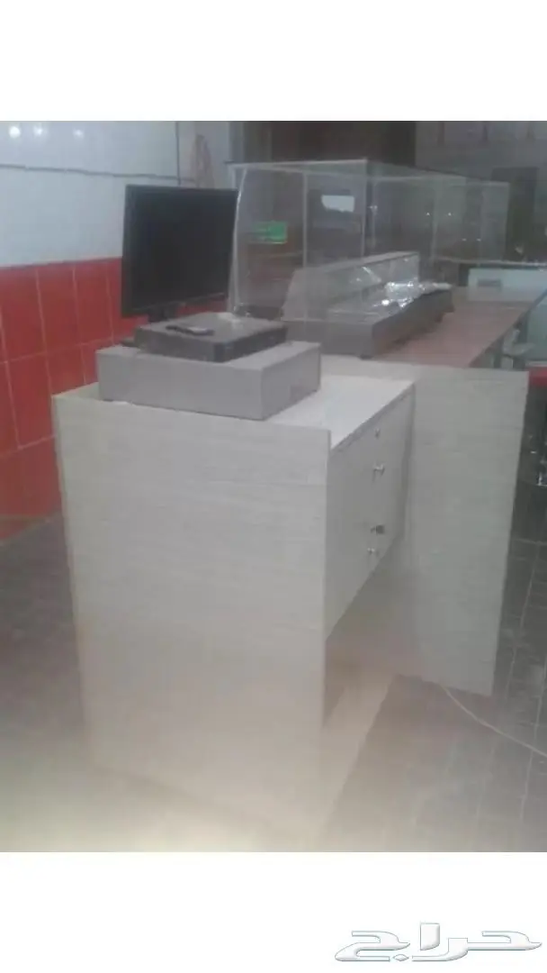 ثلاجات وغازات واله شاورما للبيع  (image 2)