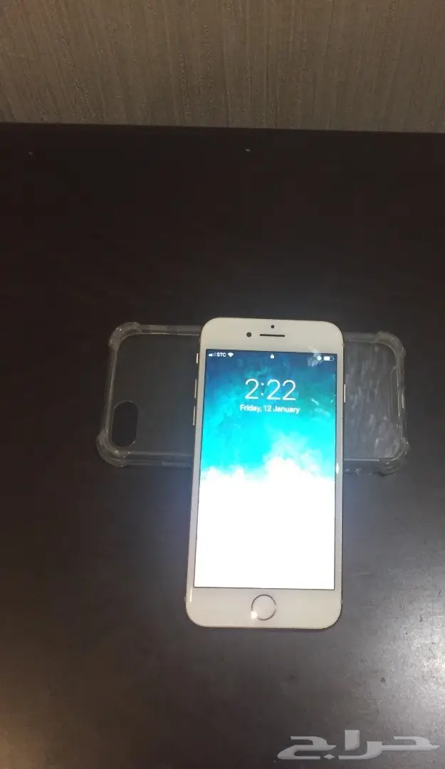 ايفون 8 ذهبي 64 (image 2)