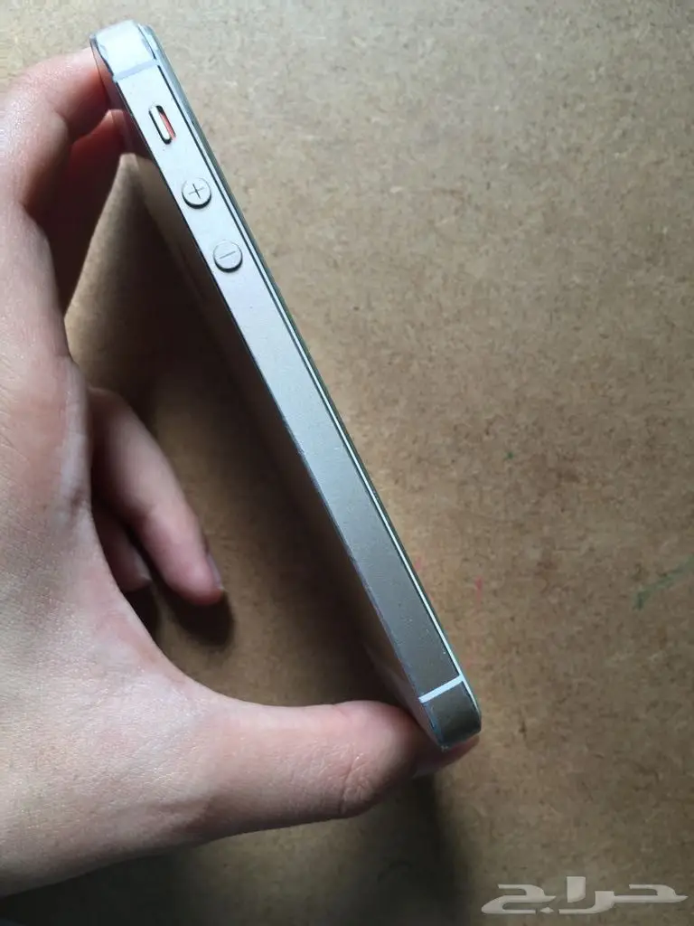 ايفون 5s 16GB - بحالة ممتازة! (image 1)