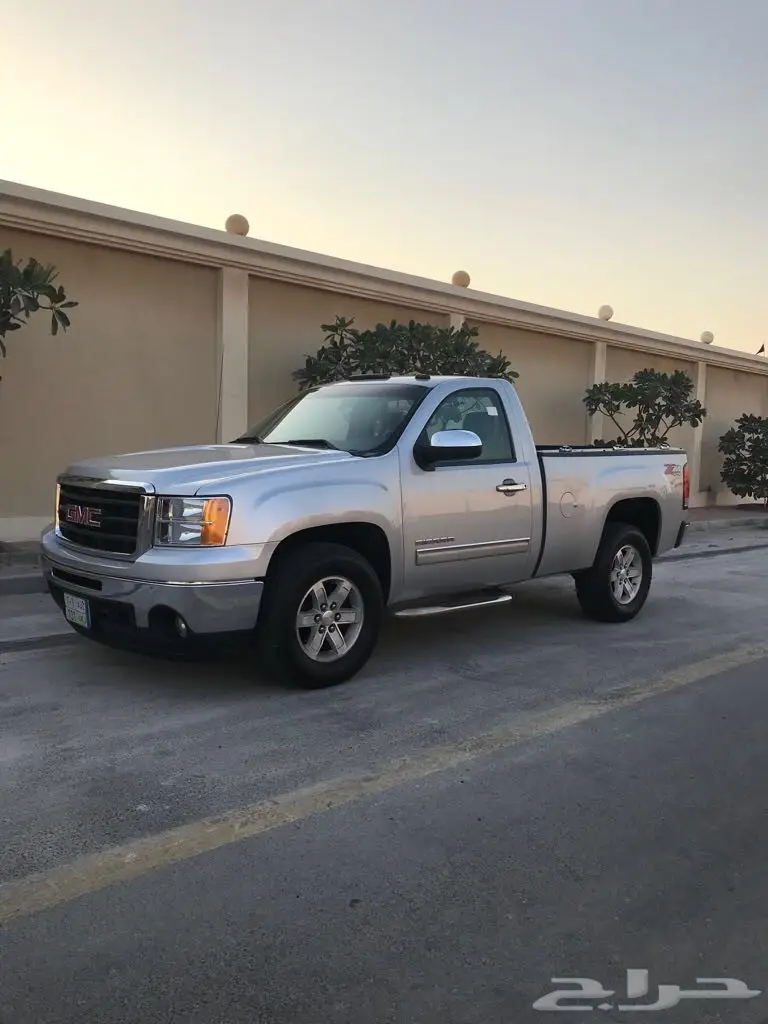 للبيع ونيت سييرا Z71 دبل موديل 2012 سعودي 