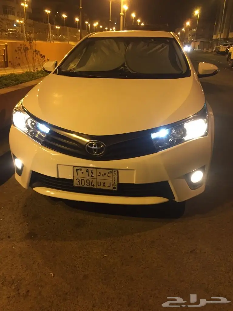 للبيع كورولا 2015 نظيفة جدا (image 4)