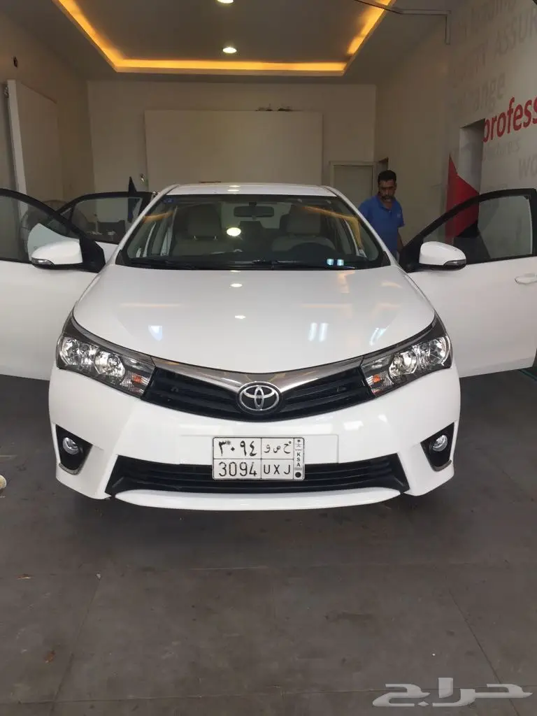 للبيع كورولا 2015 نظيفة جدا (image 8)
