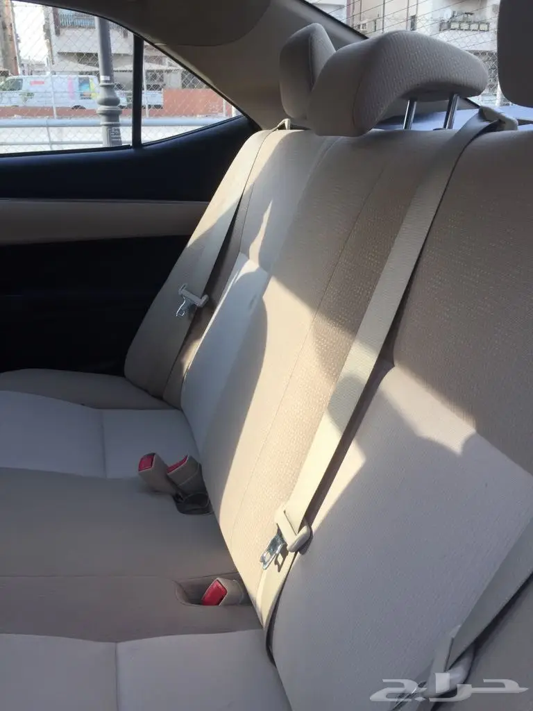 للبيع كورولا 2015 نظيفة جدا (image 17)