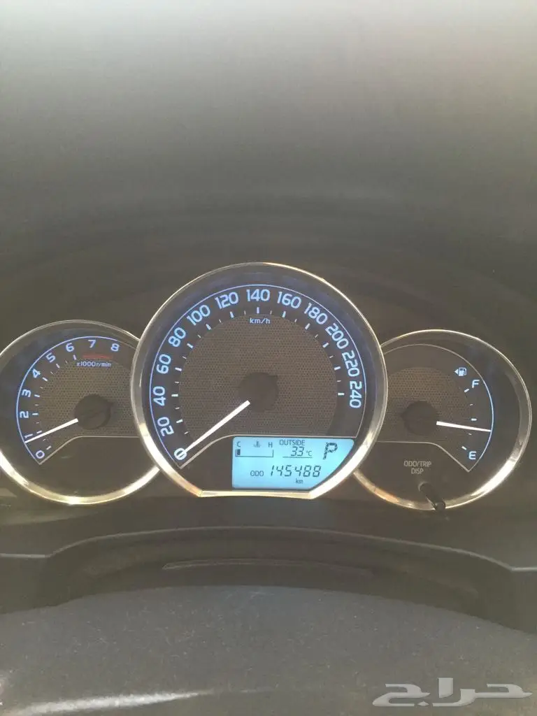 للبيع كورولا 2015 نظيفة جدا (image 22)