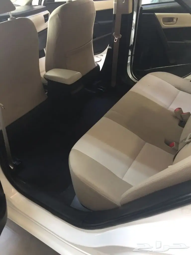 للبيع كورولا 2015 نظيفة جدا (image 23)