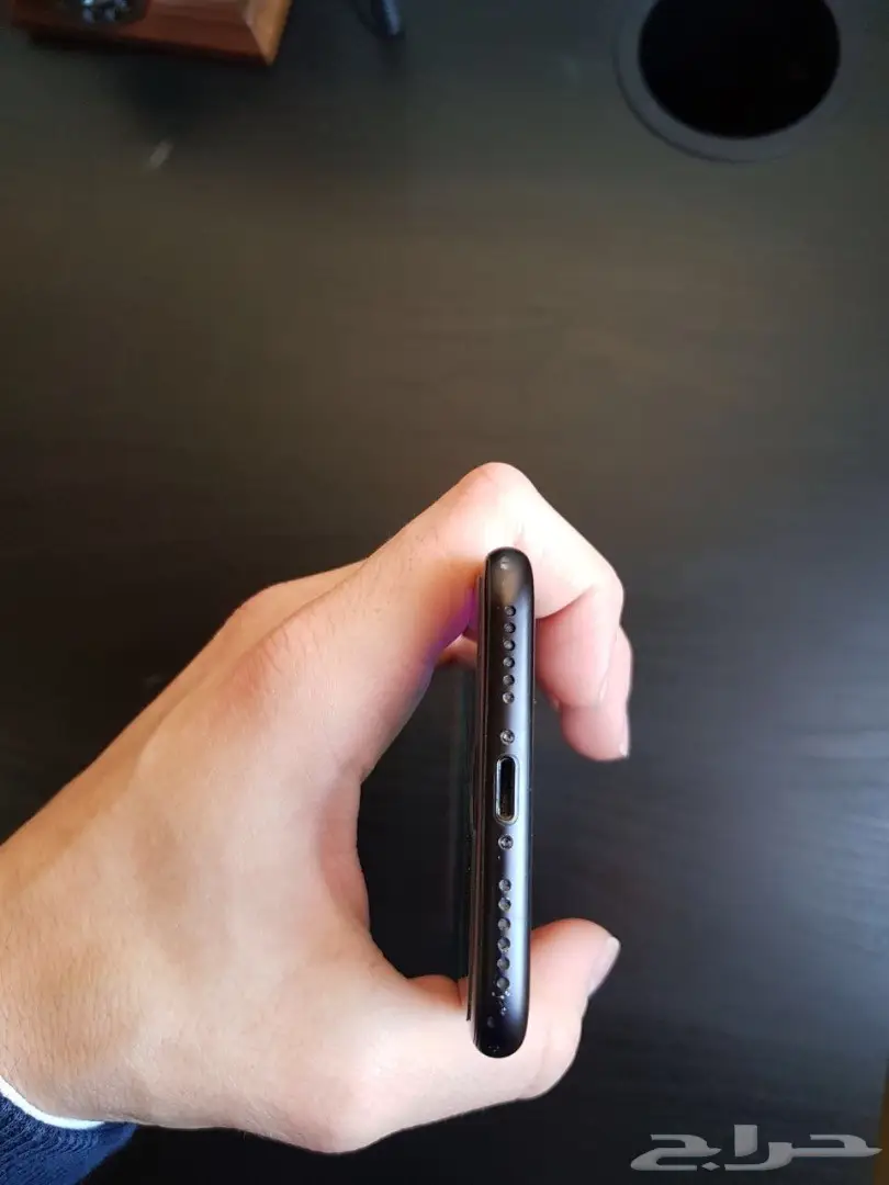 ايفون 7 اسود 128gb  بكامل اغراضه (image 3)